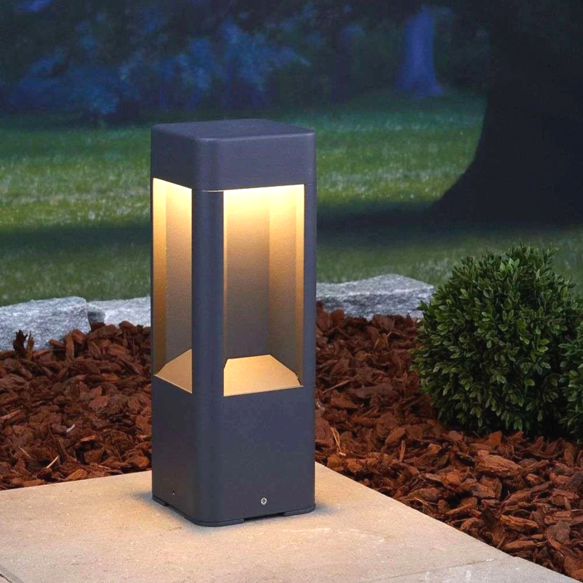 8W CALVIN BOLLARD