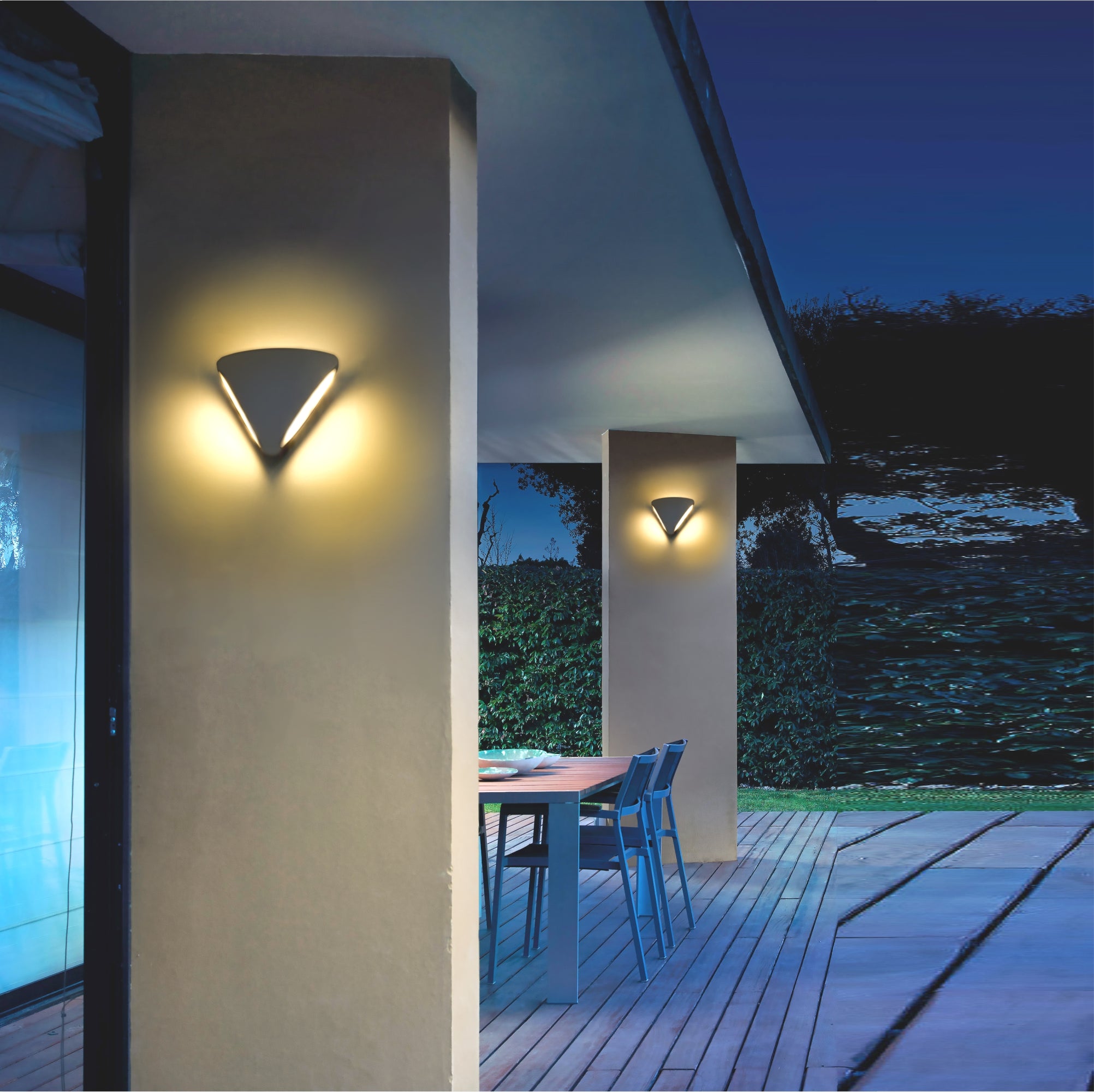 3x2W Triangular Wall Light