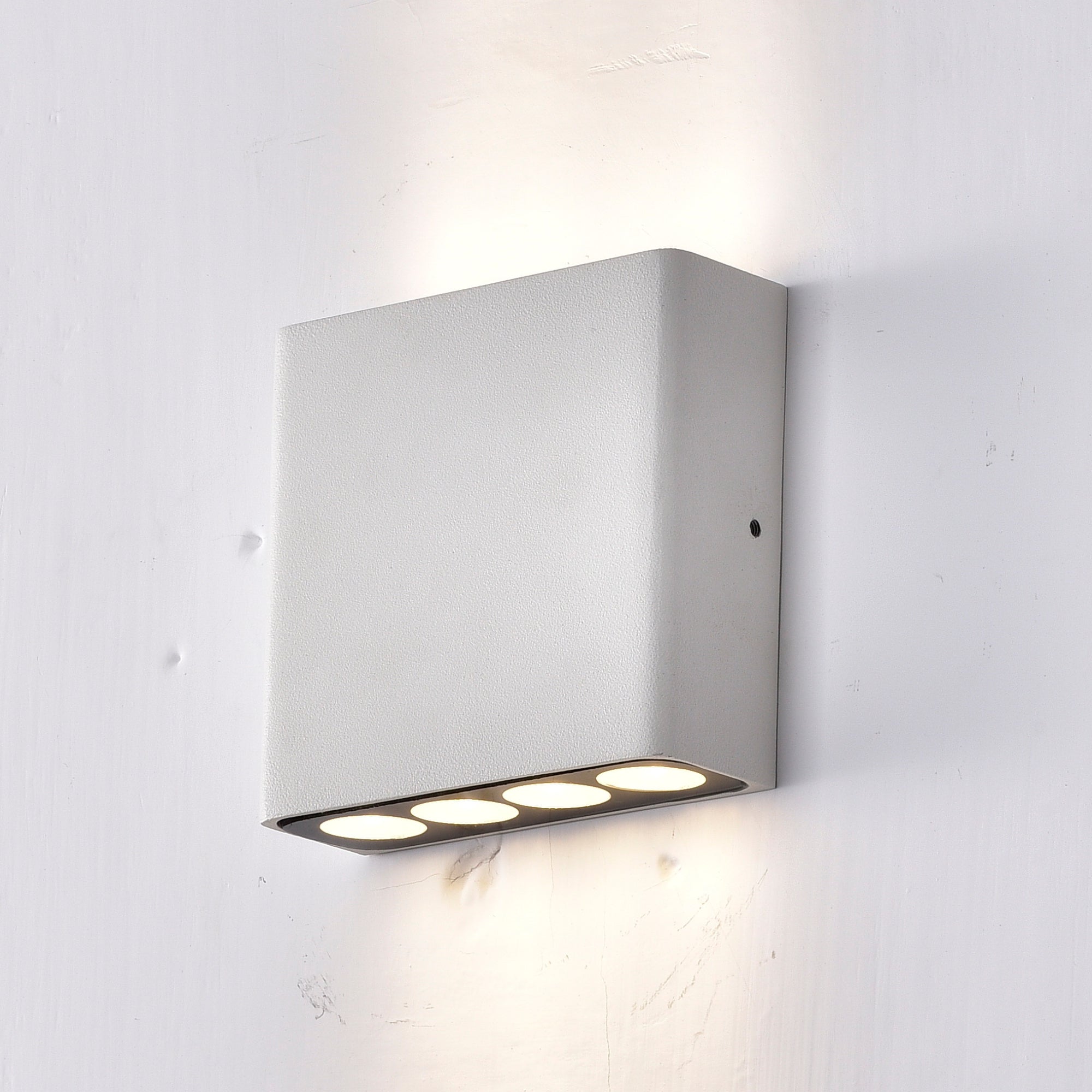 8x1W Wall Light