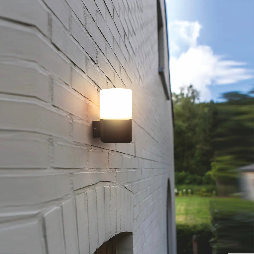 10W & B-22 Kin Wall Light