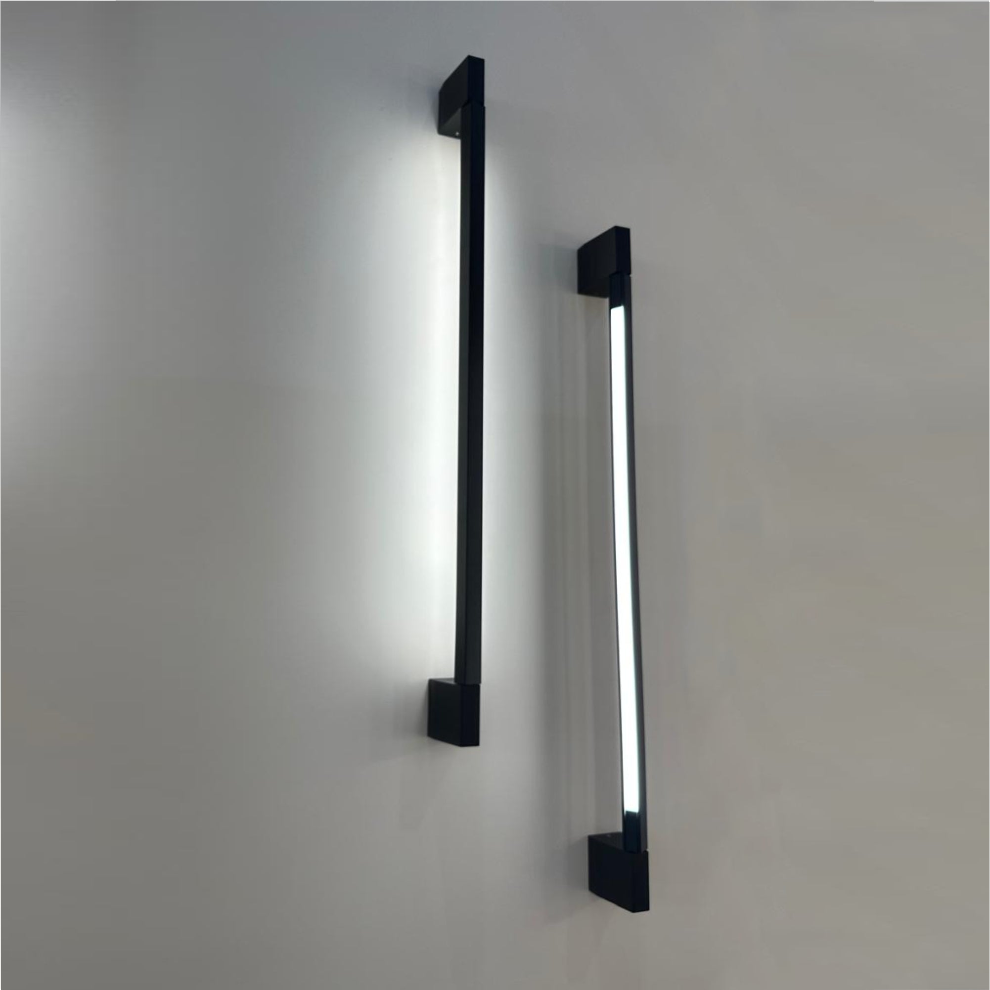 10W Linear Vertical Rotatable Wall Light