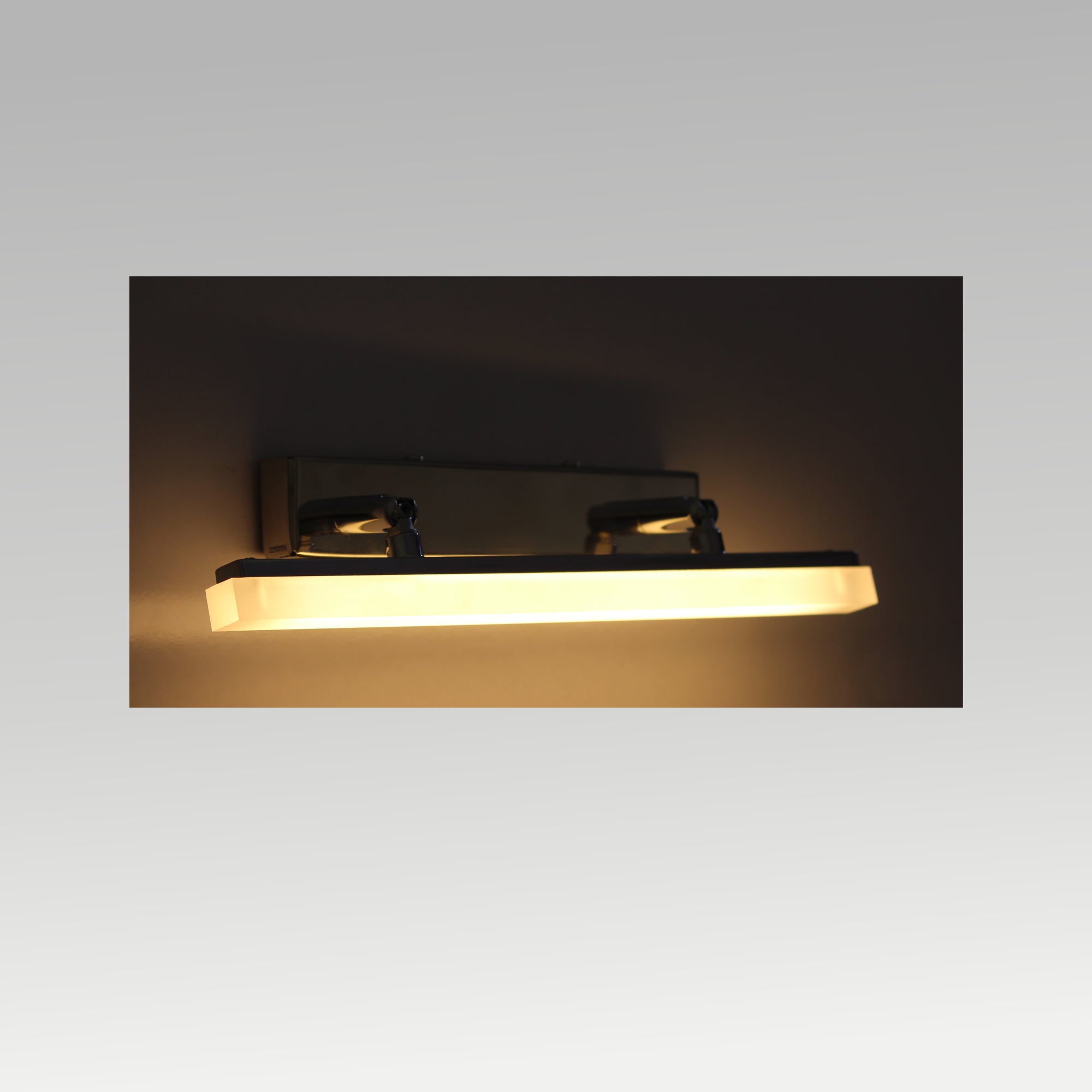CYRE Mirror Light