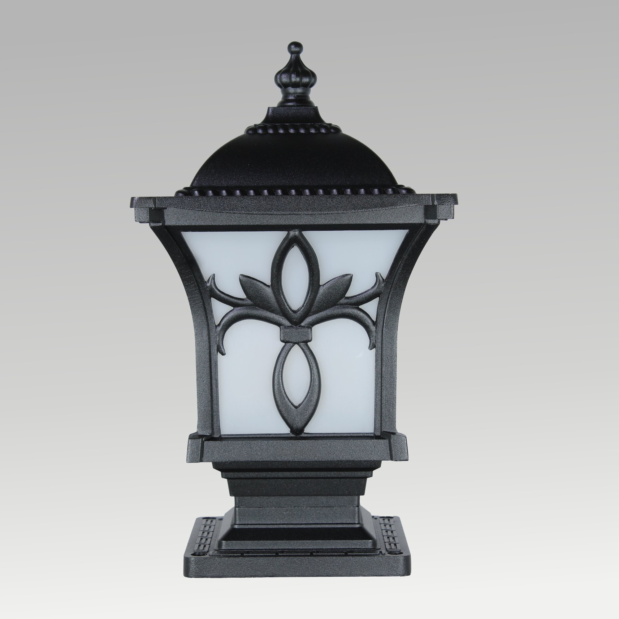 Oliver Gate Light B-22