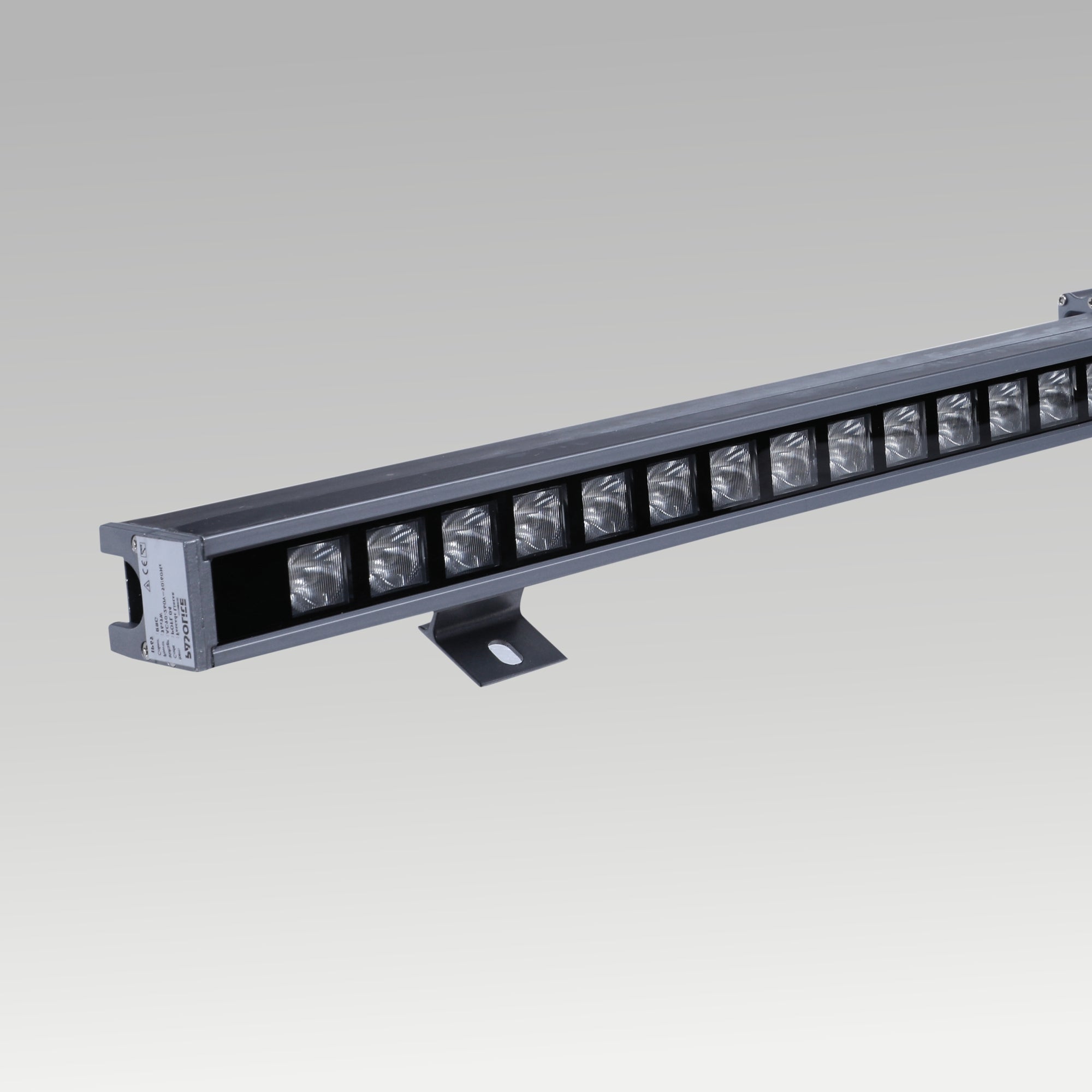 SMART ARCHITECTURAL LED WALL WASHER - REMOTE CONTROLLED